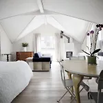 Hotel Le Coq Chantant And Boutique Saint-Livres