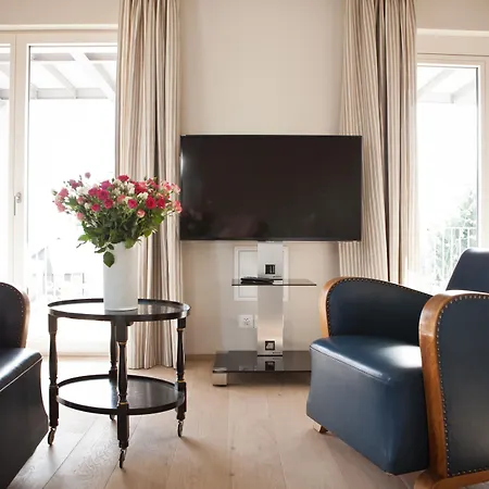 Le Coq Chantant And Boutique Hotel