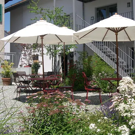 Hotel Le Coq Chantant And Boutique