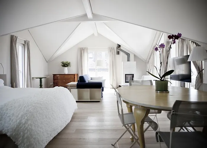 Hotel Le Coq Chantant And Boutique Saint-Livres