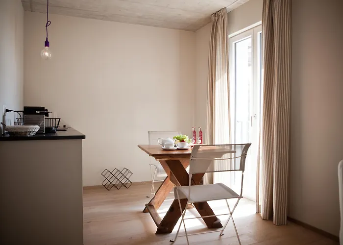 Le Coq Chantant And Boutique Saint-Livres