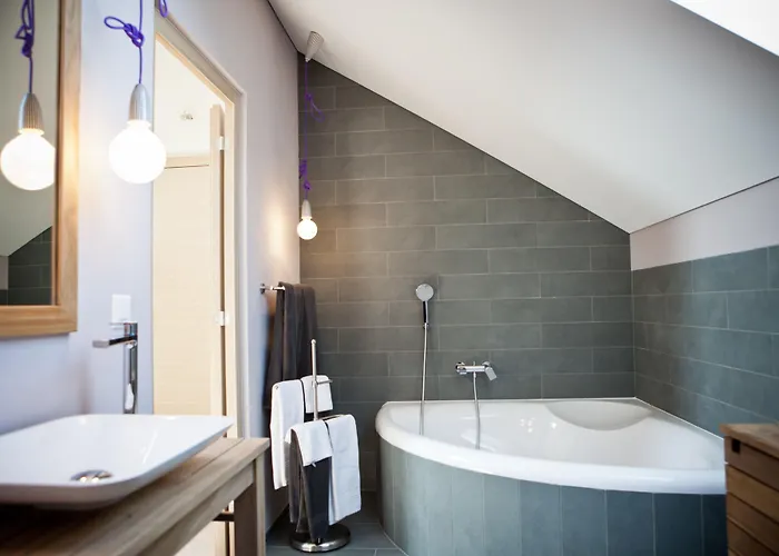 Le Coq Chantant And Boutique Hotel 4*