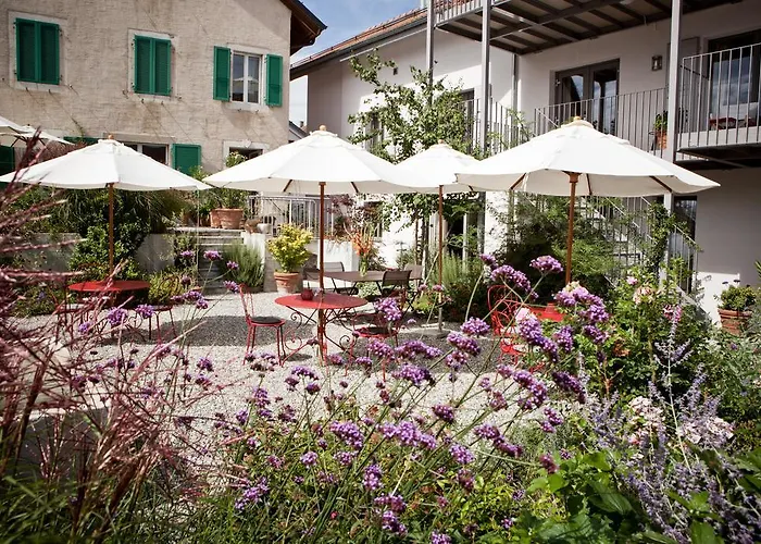 Hotell Le Coq Chantant And Boutique