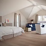 Le Coq Chantant And Boutique 4*