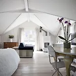 Le Coq Chantant And Boutique 4*