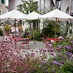 Le Coq Chantant And Boutique 4* Saint-Livres
