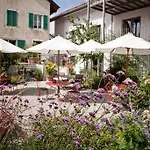 Hotel Le Coq Chantant And Boutique