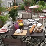 Hotel Le Coq Chantant And Boutique