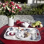 Hotel Le Coq Chantant And Boutique