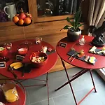 Le Coq Chantant And Boutique Saint-Livres