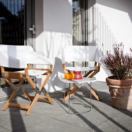 Le Coq Chantant And Boutique Hotel