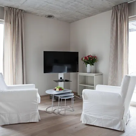 Le Coq Chantant And Boutique