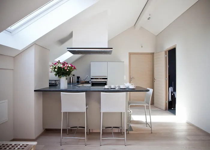 Le Coq Chantant And Boutique