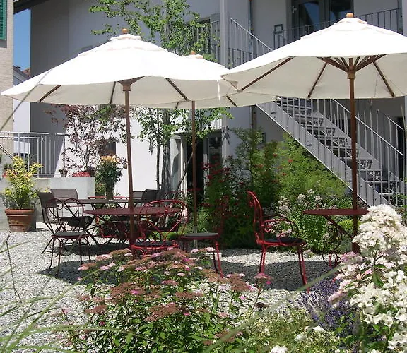 Hotel Le Coq Chantant And Boutique