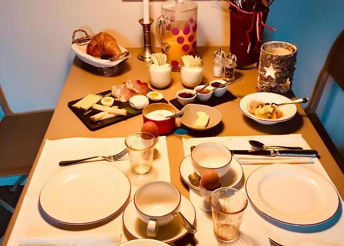 Le Coq Chantant And Boutique